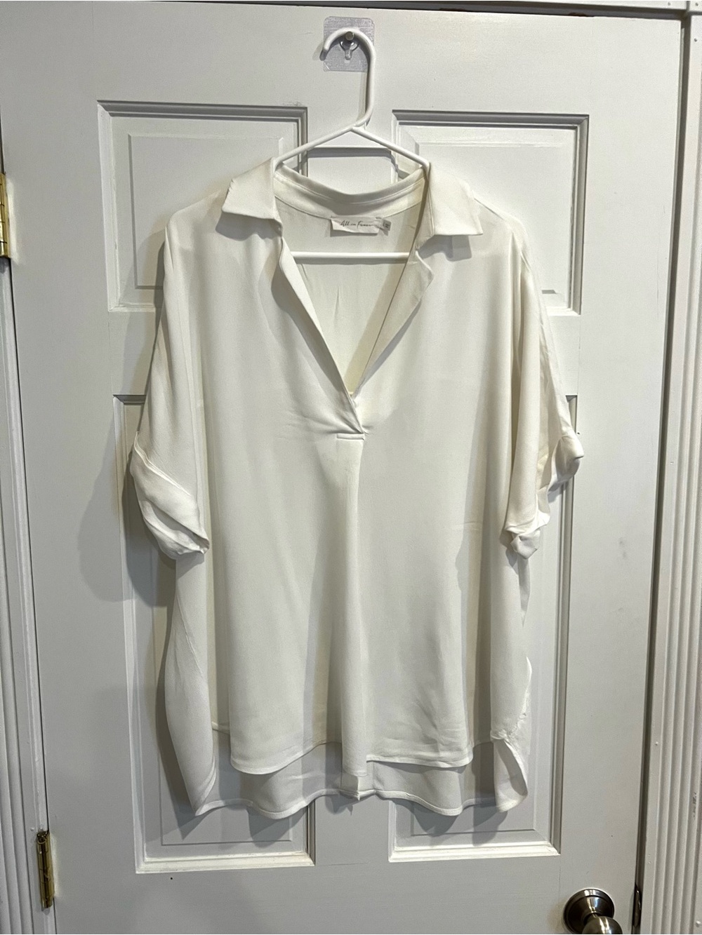 All in Favor Cream V-Neck Collared Tunic Blouse 100% Rayon Size L